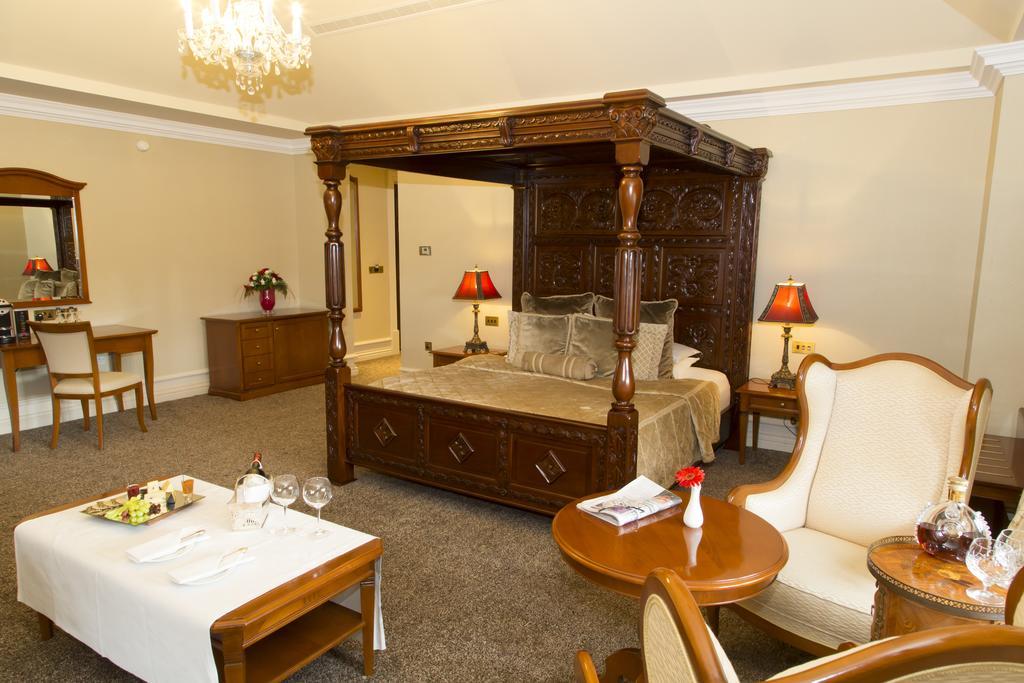 Kilronan Castle Hotel & Spa Ballyfarnon Extérieur photo